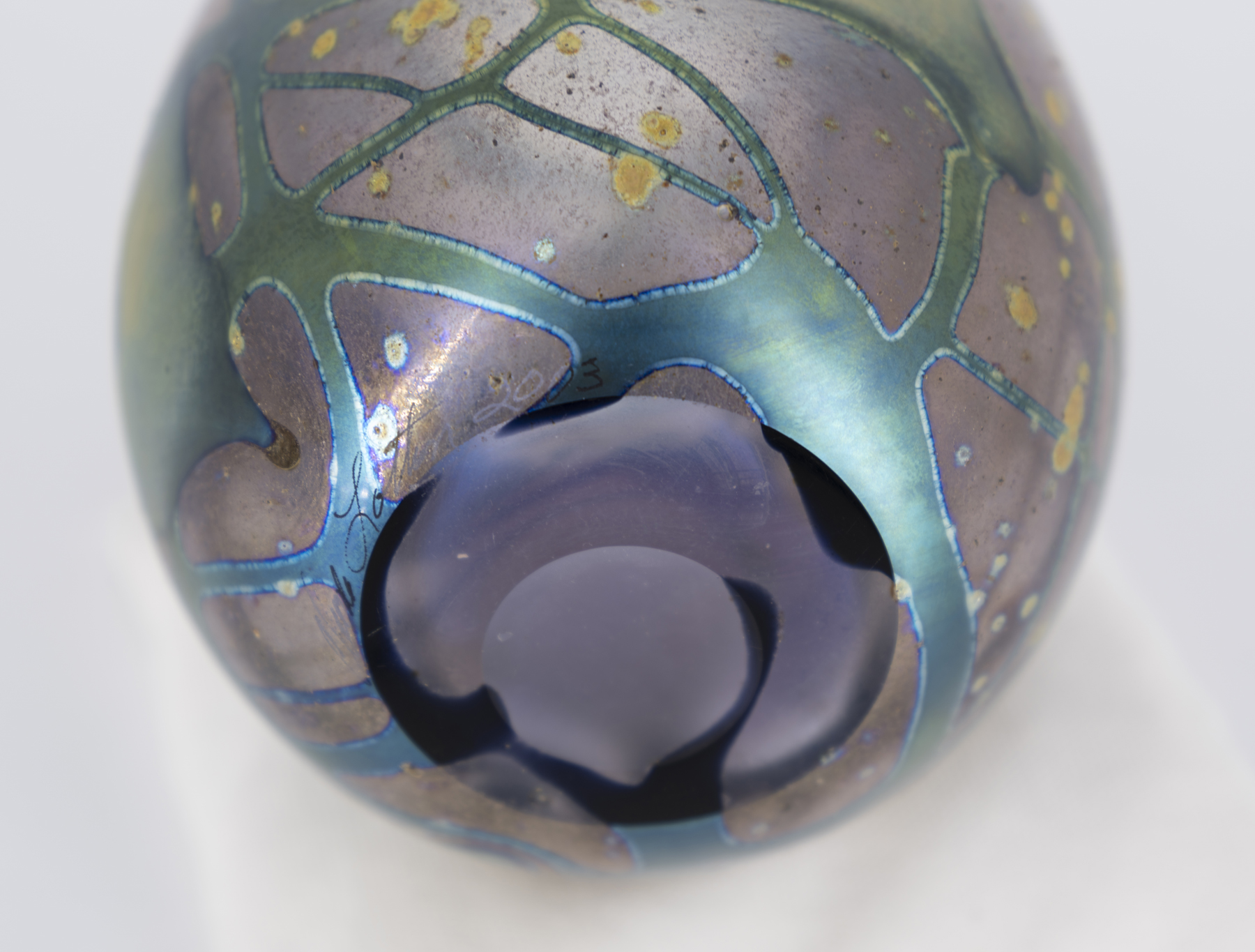 iridescent-cypriot-vase-84989