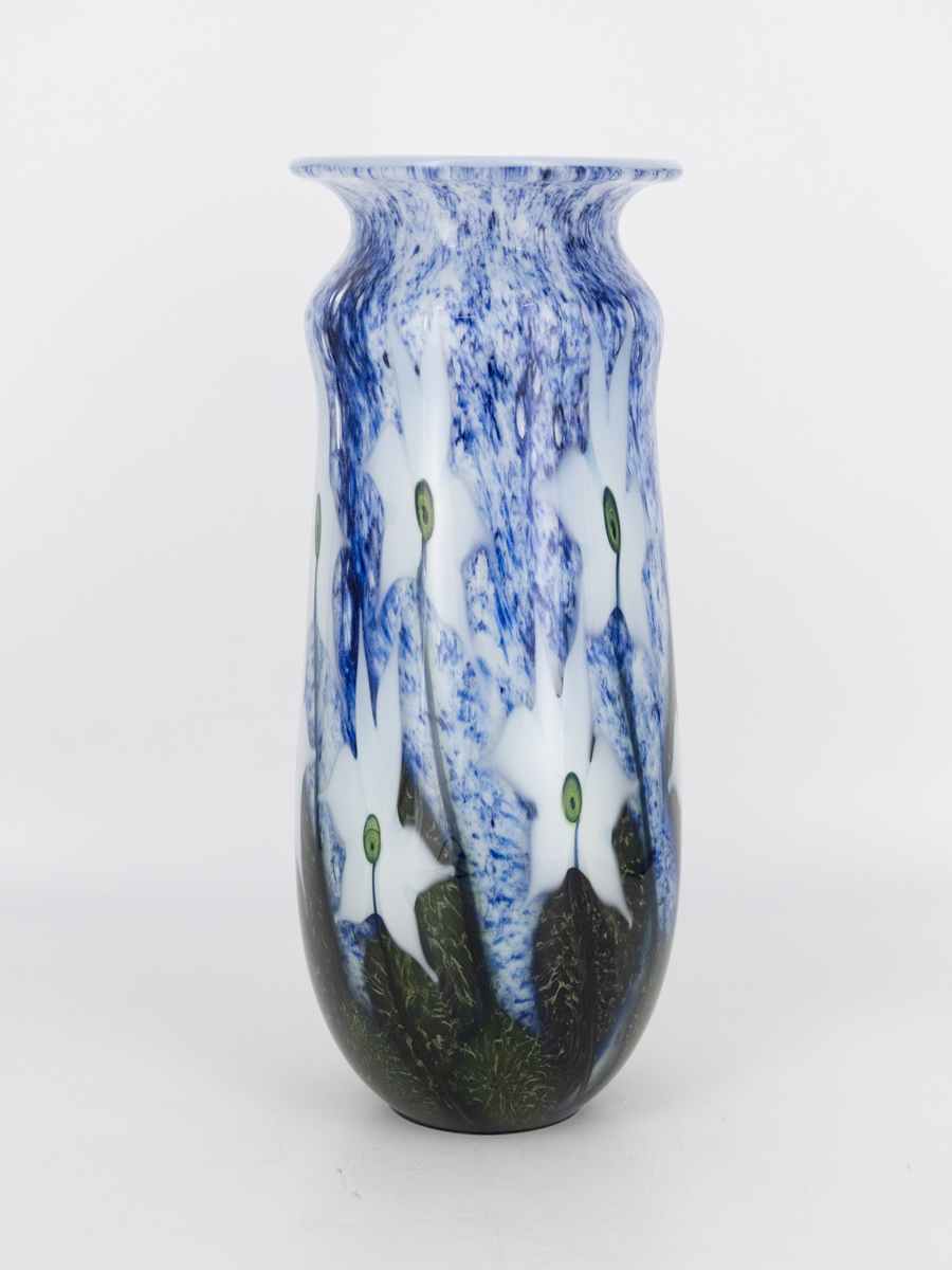 Robert Lagestee - Opal Cypriot Vase with Opal Fantasy Flowers