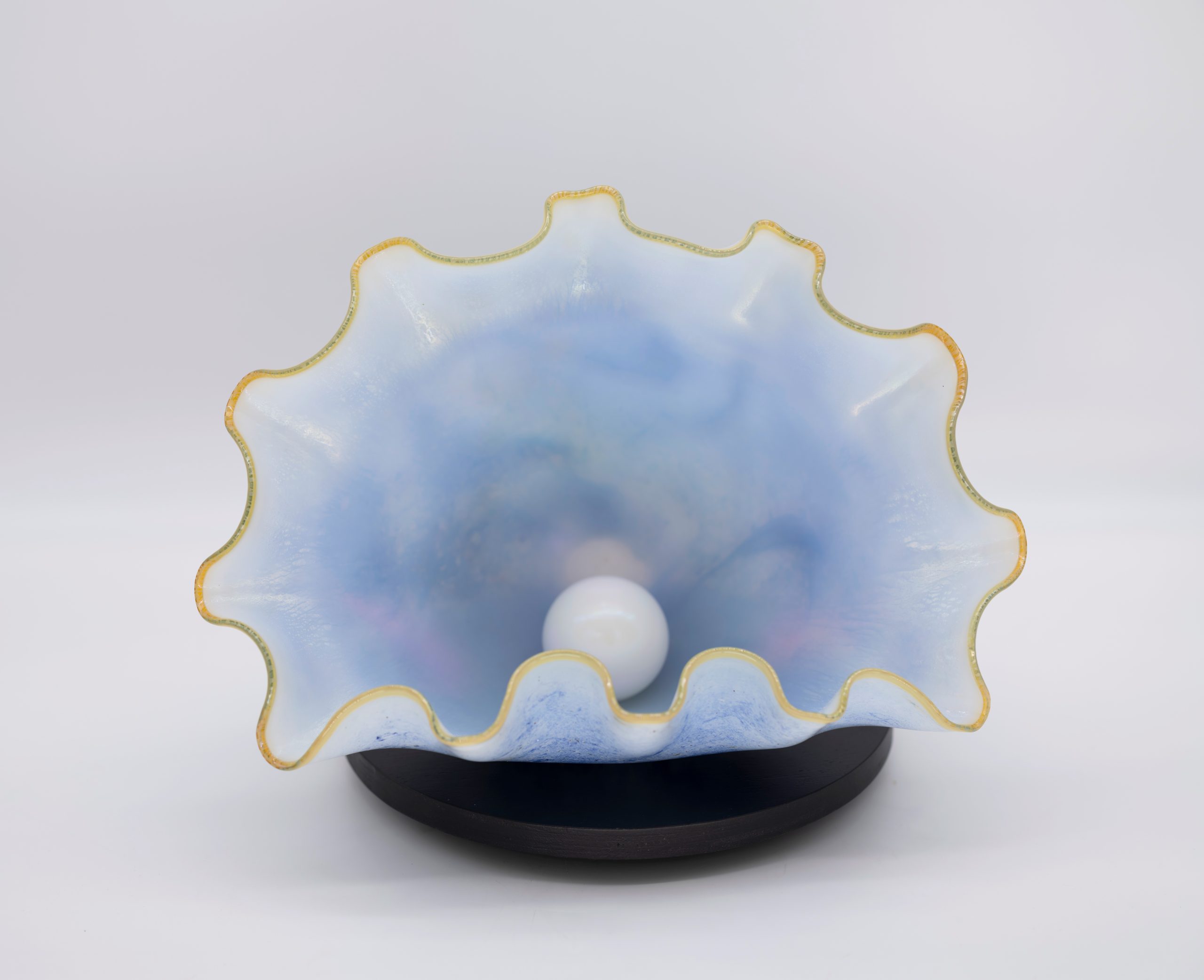 Daniel Lotton - Blue Clamshell with Pearl